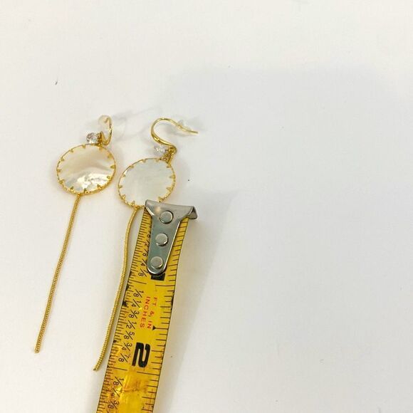 NWOT New Wave Gold Shell Design Earrings - Picture 7 of 10